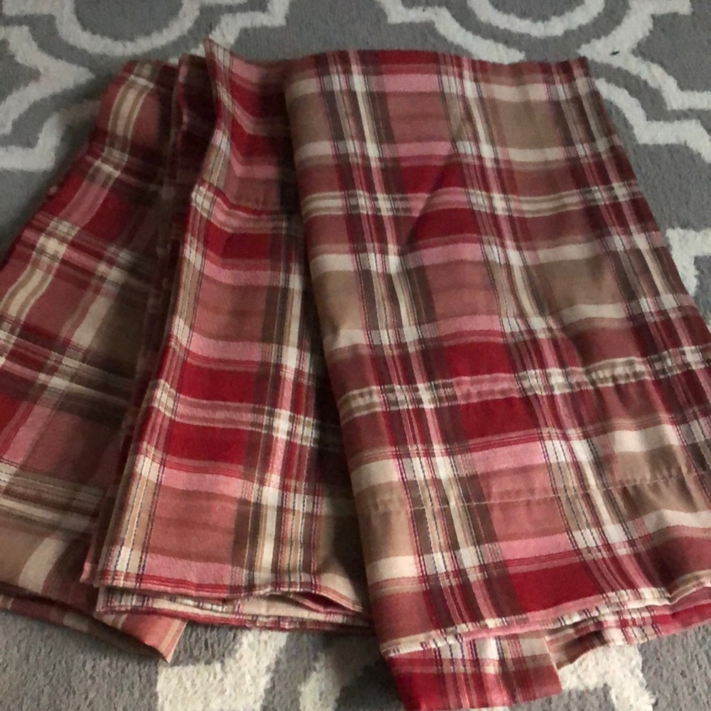 Lot of three cafe curtains